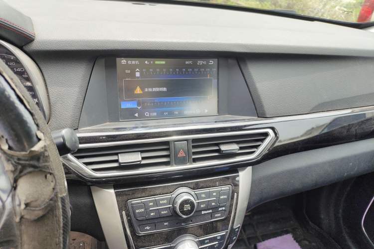 Used Zotye Domy X5 2017 Upgraded Model 1.5T Manual Luxury Version Audio And AC Panel