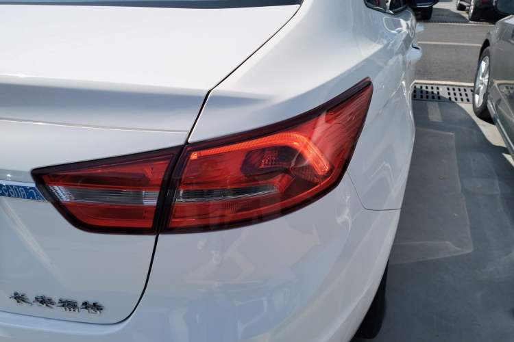 Used Ford Escort 2017 Happiness Edition 1.5L Automatic Fashion Version
