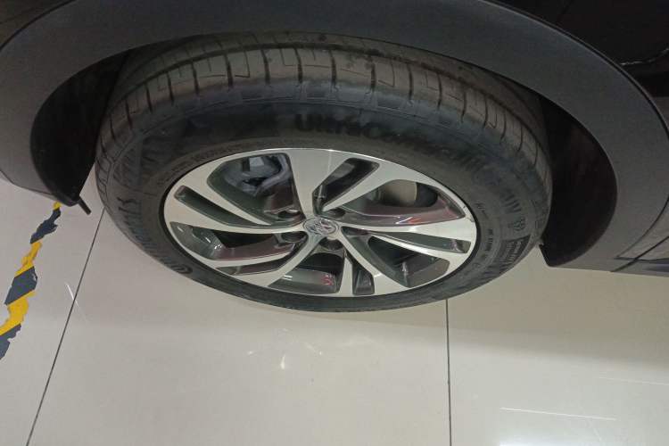 Used Buick Envision 2022 Encore S 552T Two-Wheel-Drive Luxury Model