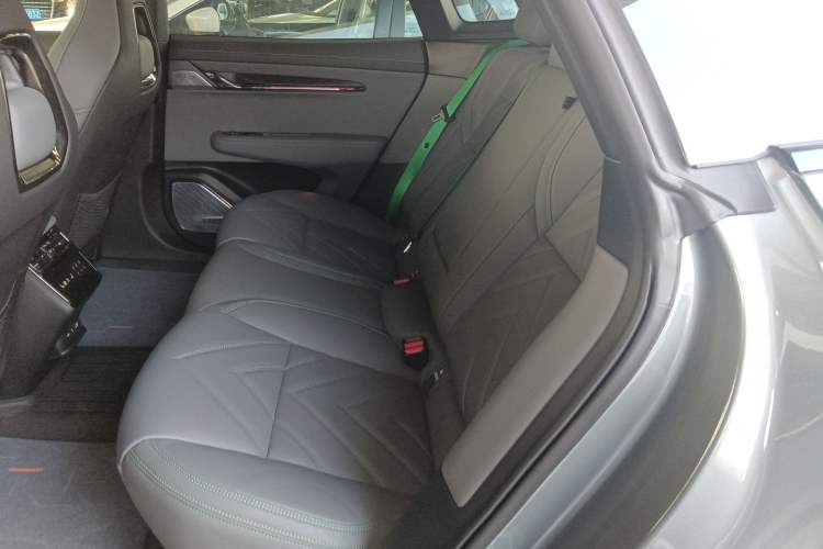 Used Zeekr 001 2022 Ultra-Long Range Dual-Motor ME Version
