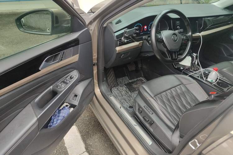 Used Volkswagen Passat 2019 330TSI Luxury Edition China VI Standard
