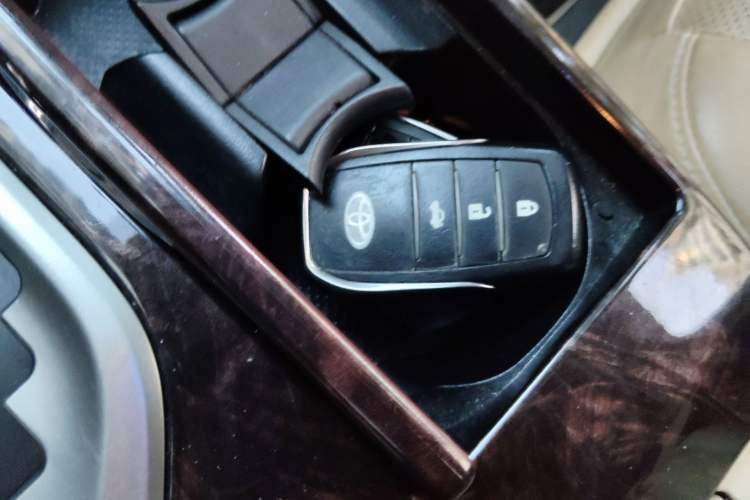 Used Toyota Camry 2015 2.0G Premier Edition
