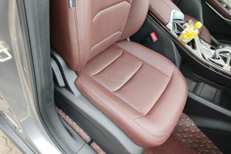 Used Geely Auto Jiajie 2022 1.8TD DCT Platinum Luxury Edition Right Front Seat