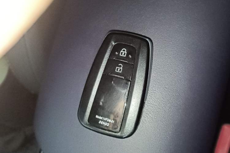 Used Toyota IZOA 2018 2.0L Yichi Version China VI Standard