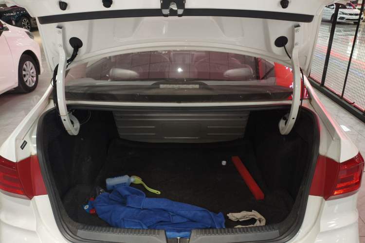 Used Volkswagen Santana 2016 1.4L Manual Fashion Edition
