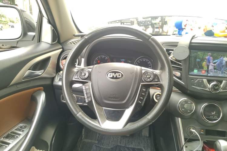 Used BYD Song 2016 2.0TID Automatic Prestige Edition Steering Wheel