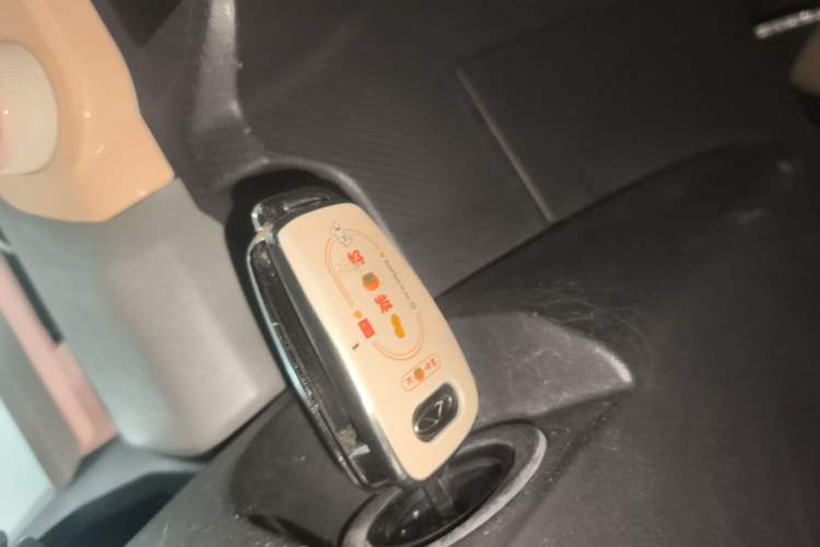 Used Chery QQ Ice Cream 2022 120km Conical Shape Lithium Iron Phosphate