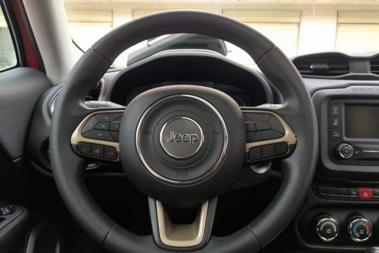 Used Jeep Renegade 2017 180T Automatic High-Energy Version
