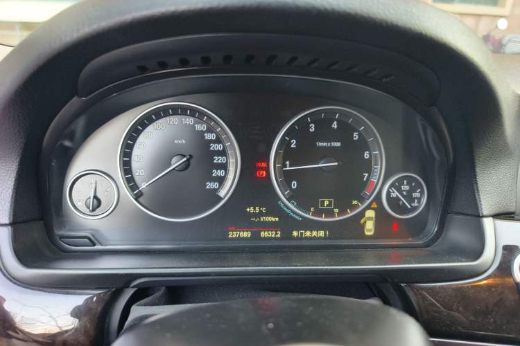 Used BMW 5 Series 2014 525Li Leading Model