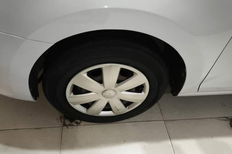 Used Volkswagen Santana 2015 1.6L Automatic Fashion Edition Left Front Wheel Hub