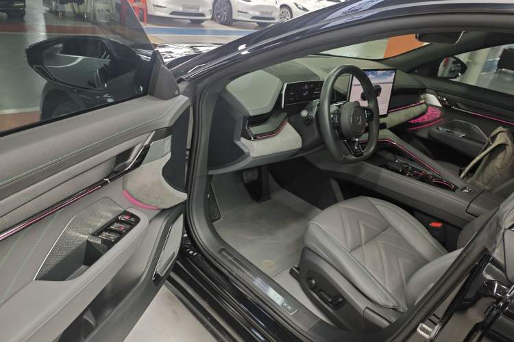 Used Zeekr 001 2023 WE Edition 100 kWh