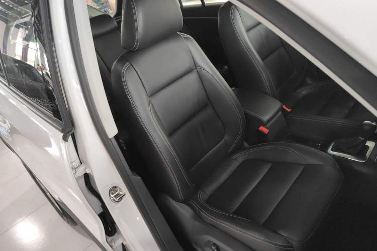 Used Volkswagen Tiguan 2017 300TSI Automatic Two-Wheel Drive Silk Road Comfort Edition Right Front Seat