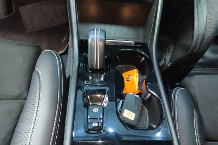 Used Volvo XC40 2021 T4 Four-Wheel Drive Smart & Sporty Edition Gear Lever