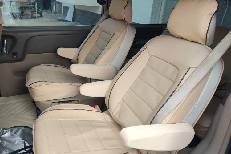 Used Buick GL8 2011 2.4L LT Executive Edition
