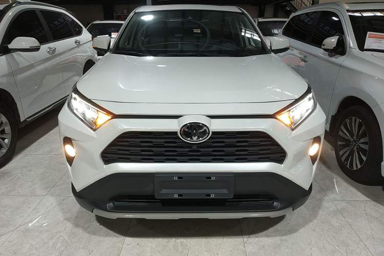Used Toyota RAV4 2021 2.0L CVT Two-Wheel Drive Fashion Edition

