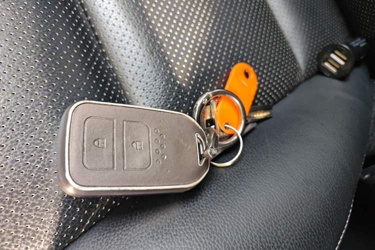 Used Honda CR-V 2015 2.4L two-wheel drive luxury version