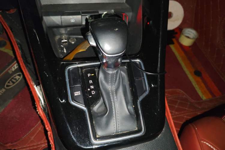 Used Kia Sportage R 2018 2.0L Automatic Smart Luxury Version China V Standard Gear Lever