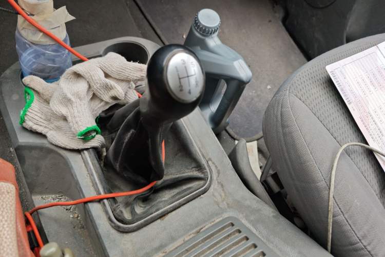 Used FORTHING Lingzhi 2013 M5 Q7 2.0L 7-Seater Long-Wheelbase Comfort Model Gear Lever