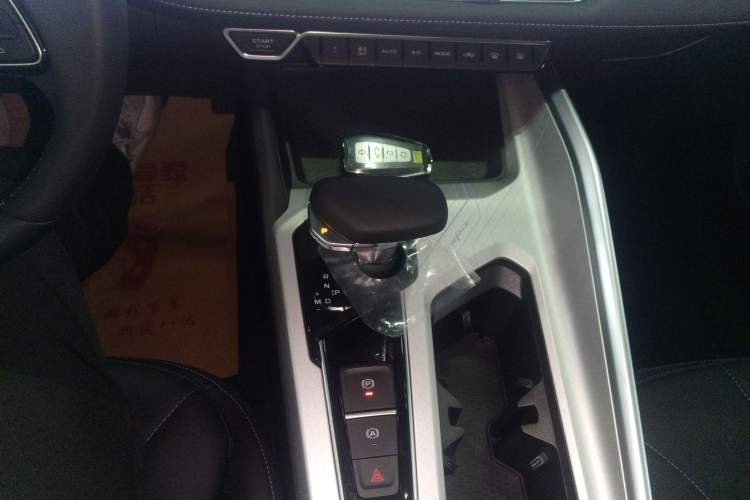 Used Geely Auto Preface 2025 Dongfang Yao 1.5TD Fuyao Edition Gear Lever