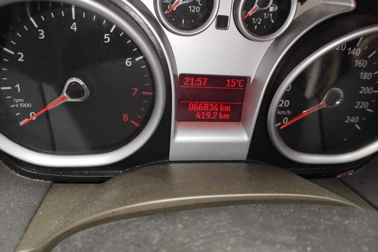 Used Ford Focus 2011 Sedan 1.8L Manual Classic Model
