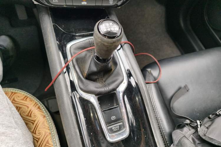 Used Honda Vezel 2015 1.5L manual two-wheel drive Comfort trim level
