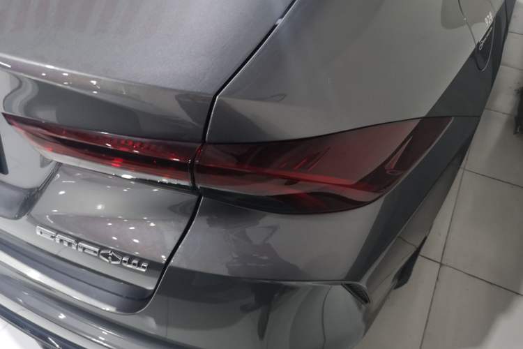 Used GAC Trumpchi EMPOW 2023 270T DCT J15 Version Right Rear Taillight