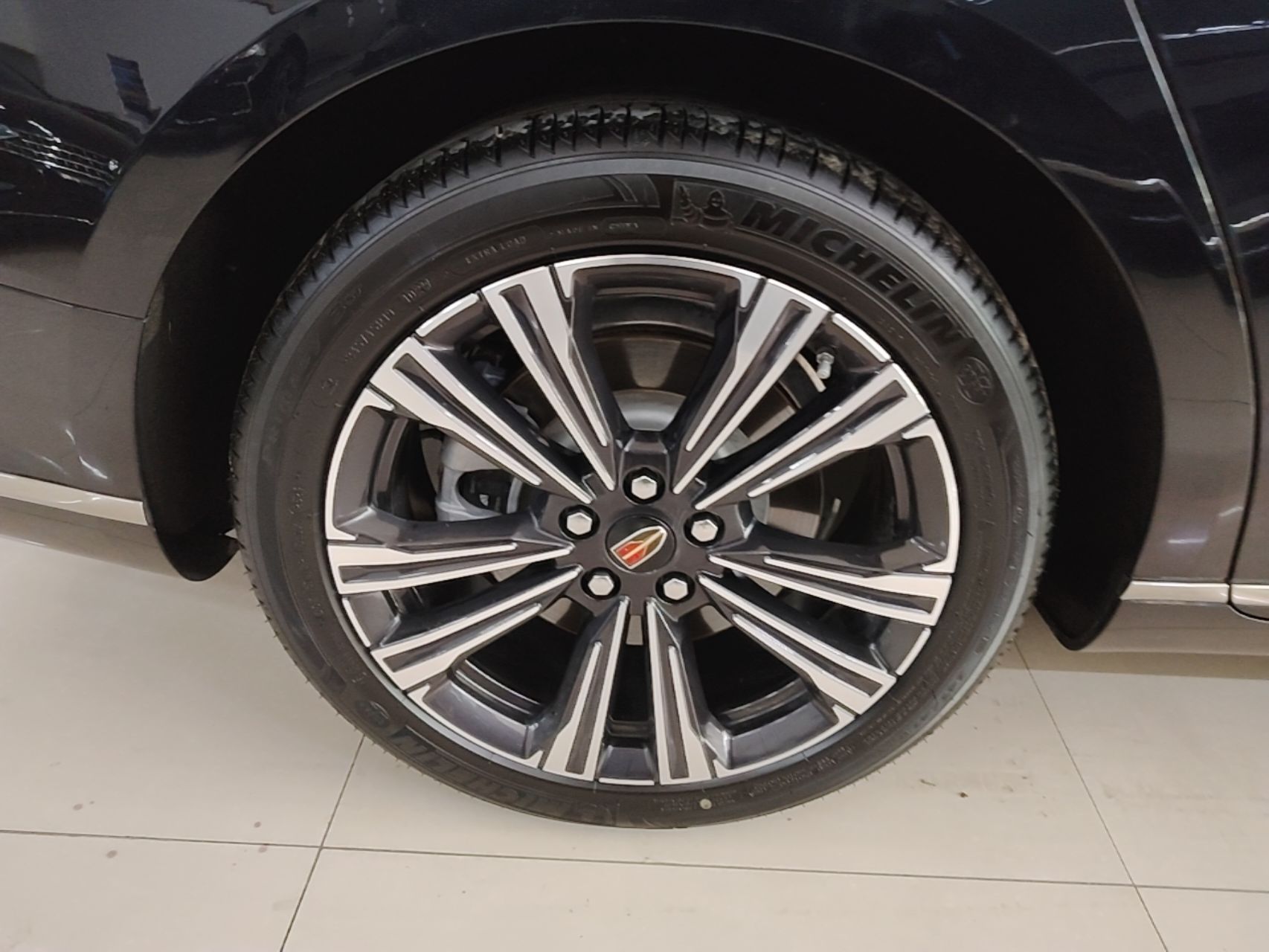 Hongqi H9 2024 2.0T Qichang Private Enjoyment Luxury Edition — снимка 11