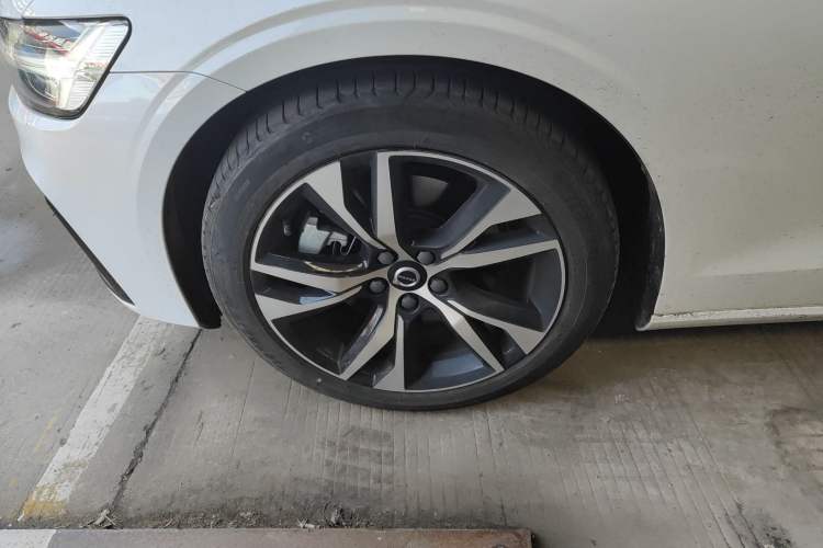 Used Volvo S60 2025 B5 Zhiya Sport Edition
