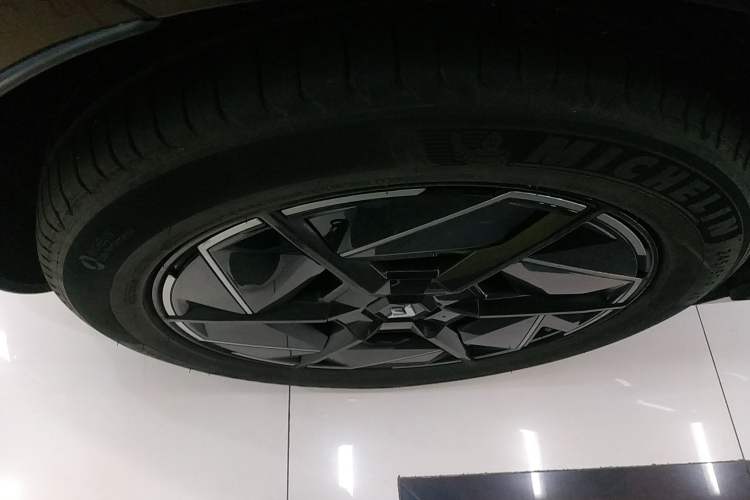 Used Hyptec HT 2024 825 Ultra-High Voltage LiDAR Edition Exterior 5