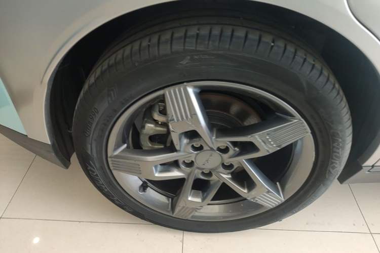 Used AION Y 2022 Plus 70 Tech Edition
