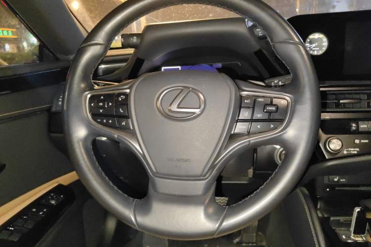 Used Lexus ES 2022 200 Excellence Edition
