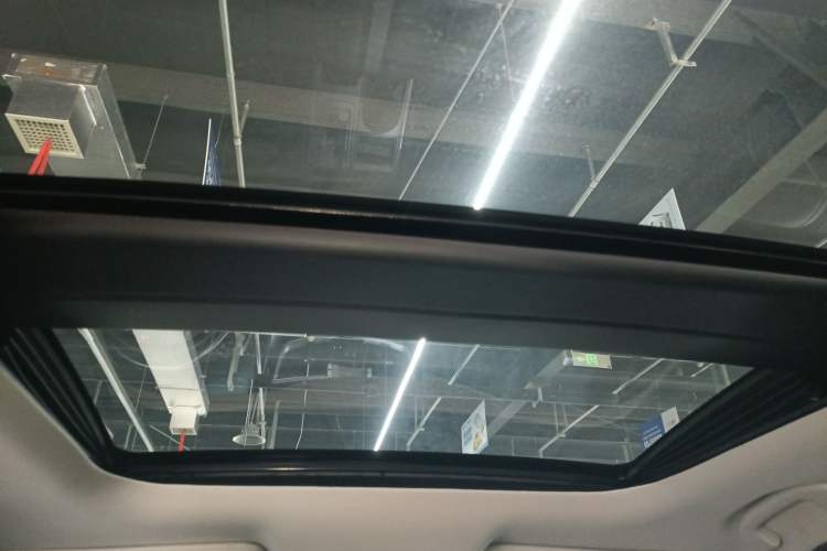 Used Nissan Murano 2019 2.5L XL Two-Wheel Drive Smart Connect Luxury Edition China VI Standard Headliner