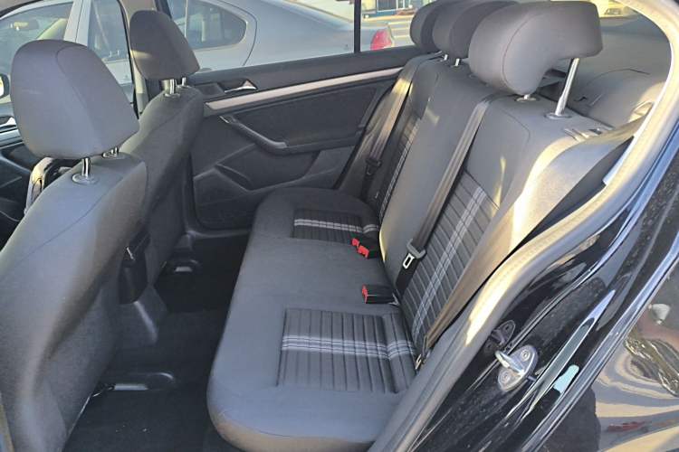 Used Volkswagen Lavida 2019 Lavida Start 1.5L Manual Fashion Edition China VI Standard Left Rear Seat