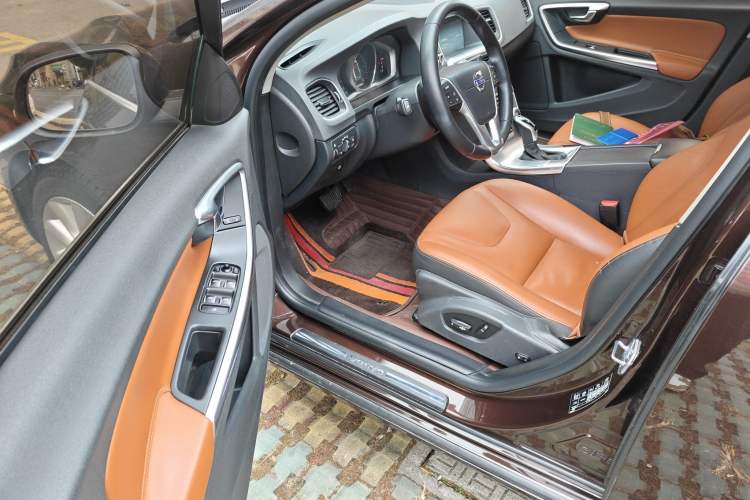 Used Volvo S60 2017 S60L T4 Smart Range Edition
