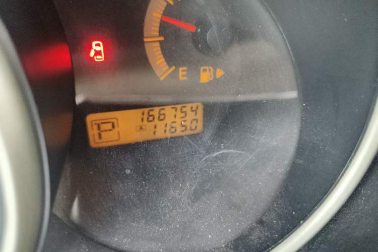 Used Nissan Livina 2010 Jingrui Edition 1.6L Automatic Smart Model Odometer Close Up