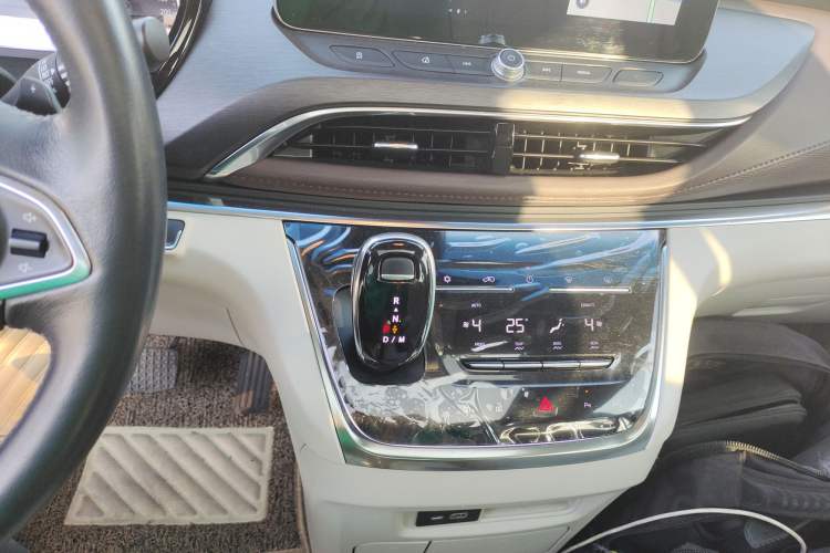 Used Buick GL8 2021 Land Cruiser Executive Class 652T Smart Luxury Model