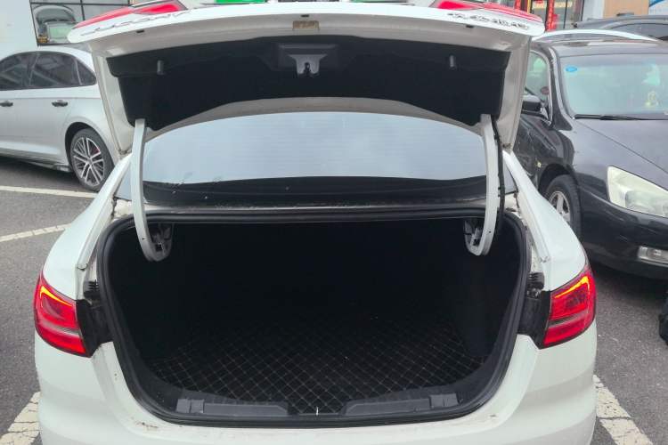 Used Ford Escort 2019 Revised Version 1.5L Automatic Enjoyment Type China VI Standard
