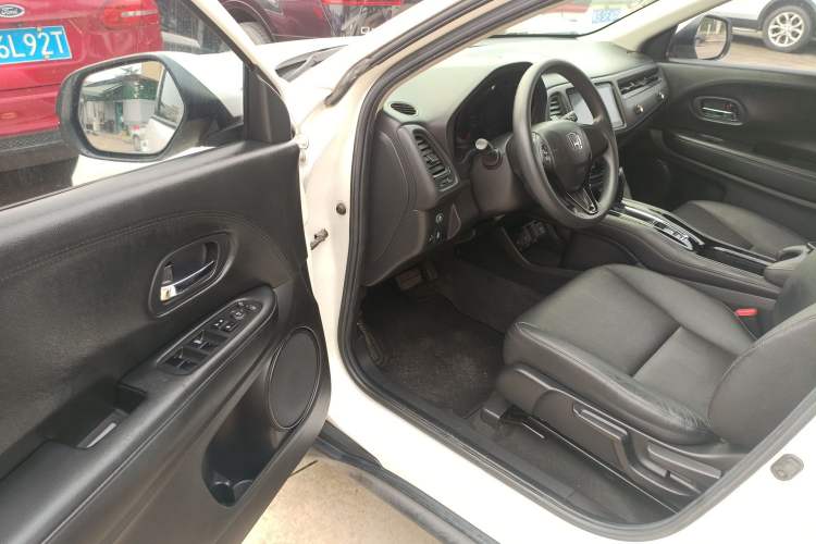 Used Honda Vezel 2016 1.8L CVT Front-Wheel Drive Pioneer Edition Driver Seat