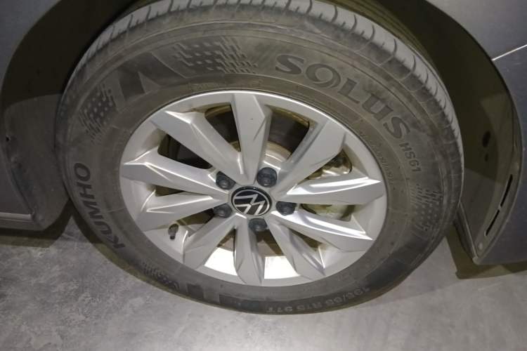 Used Volkswagen Bora 2020 1.5L Manual Fashion Edition
