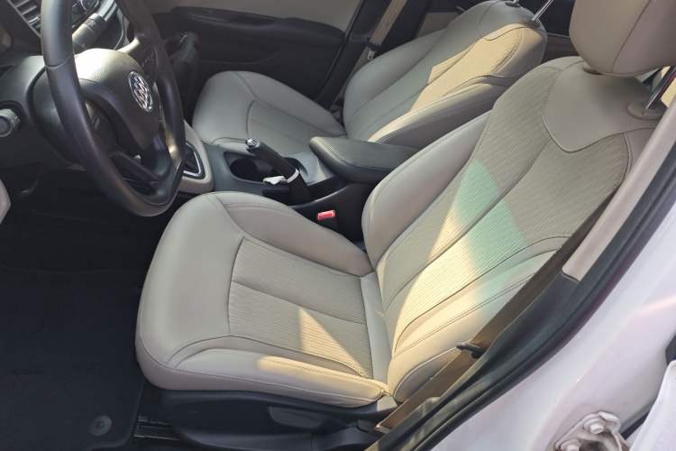 Used Buick GT 2017 15N Automatic Elite Version Left Front Seat