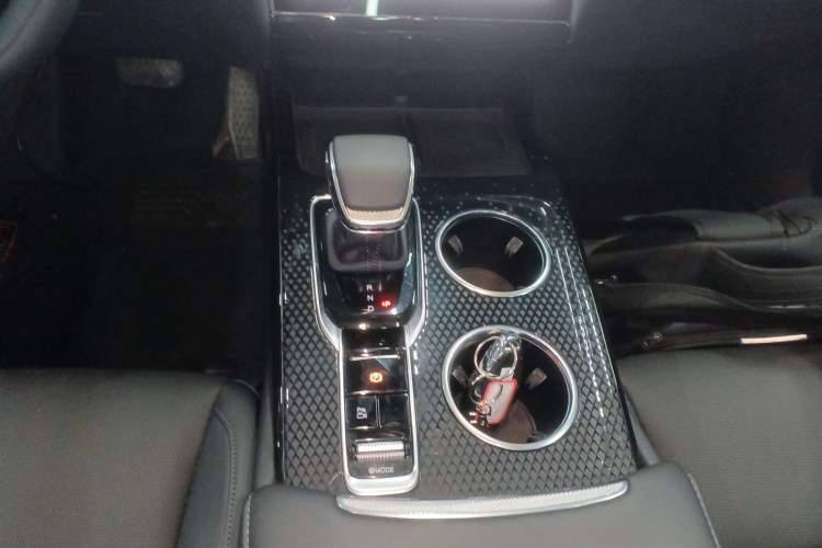 Used Hongqi HS3 PHEV 2025 Model PHEV 117km Jingwei PLUS Edition