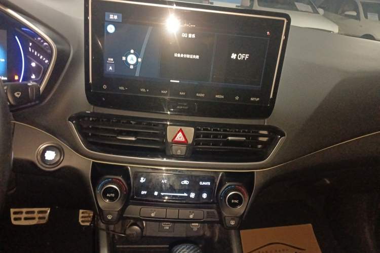 Used Hyundai Lafesta 2019 280TGDi Smart Speed Version China V Standard Audio And AC Panel