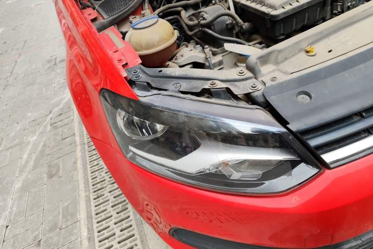 Used Volkswagen Polo 2016 1.4L Automatic Trendy Model Right Front Headlight