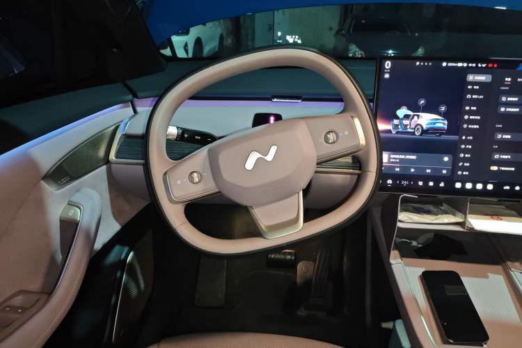 Used ONVO L60 2024 60 kWh Rear-Drive Version