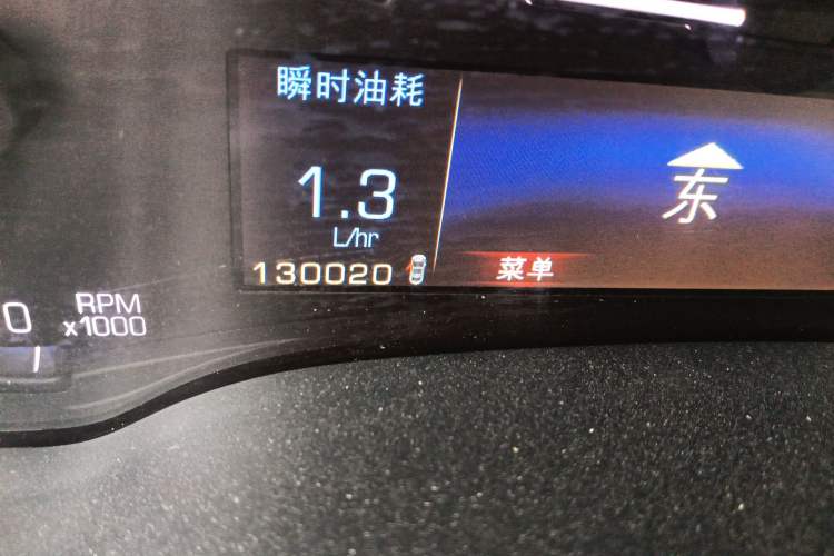 Used Cadillac SRX 2015 3.0L Elite Model Odometer Close Up