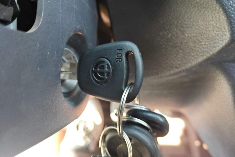 Used Jinbei Hiace X30 2023 1.5L Super-Comfortable Passenger Van 5/6/7-Seater Non-Air-Conditioned Version Model SWC15M
