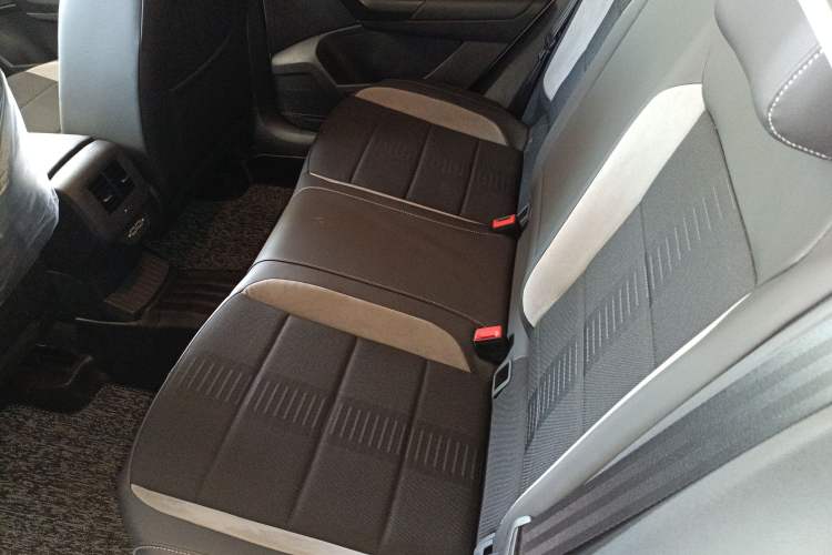 Used Volkswagen T-ROC 2018 230TSI DSG Two-Wheel Drive Advanced Version China V Standard
