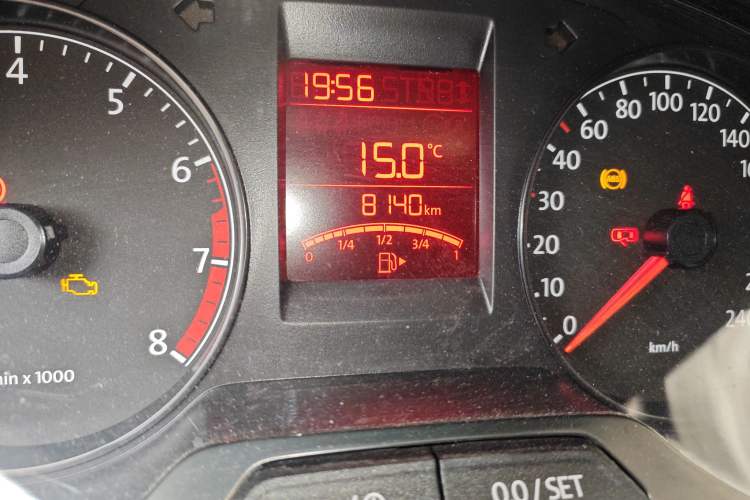 Used Volkswagen Santana 2015 1.6L Manual Comfort Edition Odometer Close Up