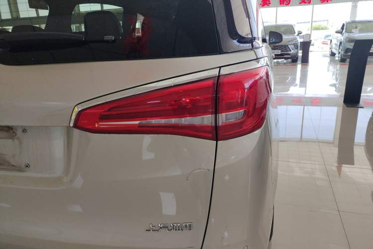 Used Buick GL8 2018 ES 28T Flagship Model China VI Standard Exterior 3