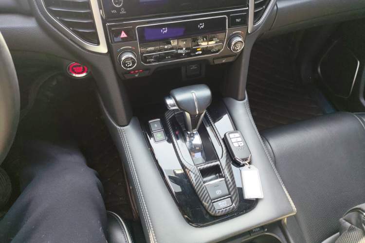 Used Honda UR-V 2017 240TURBO Two-Wheel Drive Luxury Edition China V